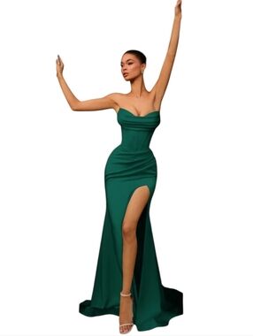 Tina Holly TE650 Emerald Strapless Formal Gown NWT Flawed Sz 2 Prom Hoco Event
